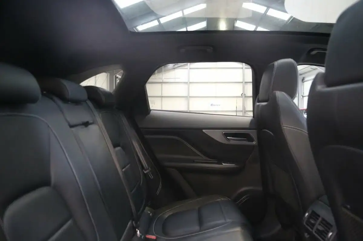 2019-jaguar-f-pace-20-i4d-chequered-flag-180ps-big-37