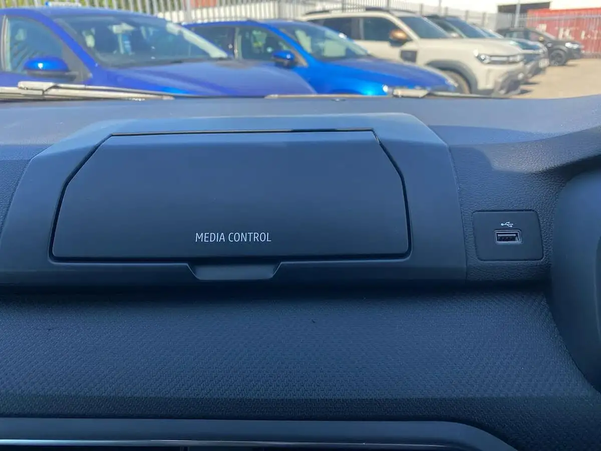 2022-dacia-jogger-10-tce-essential-big-10