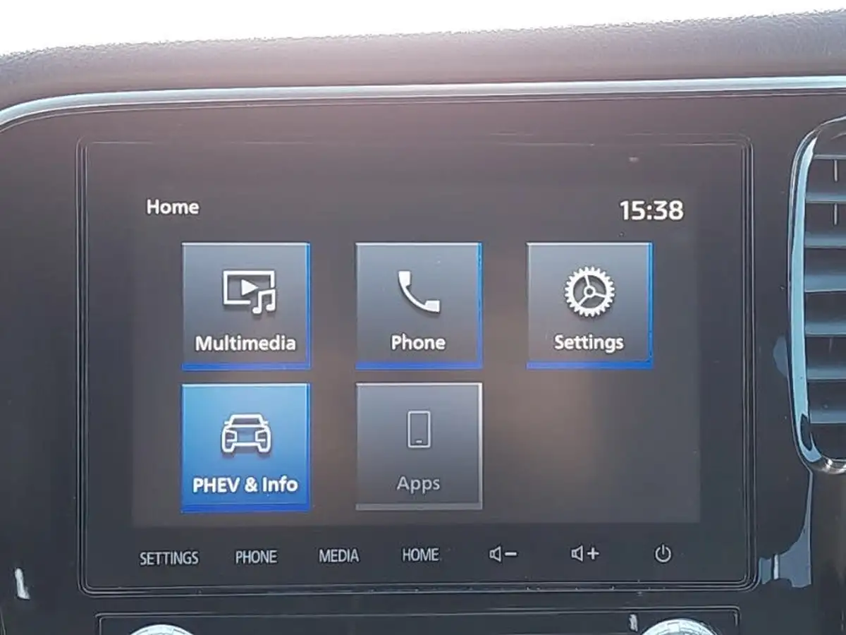 2020-mitsubishi-outlander-24-dynamic-phev-big-10