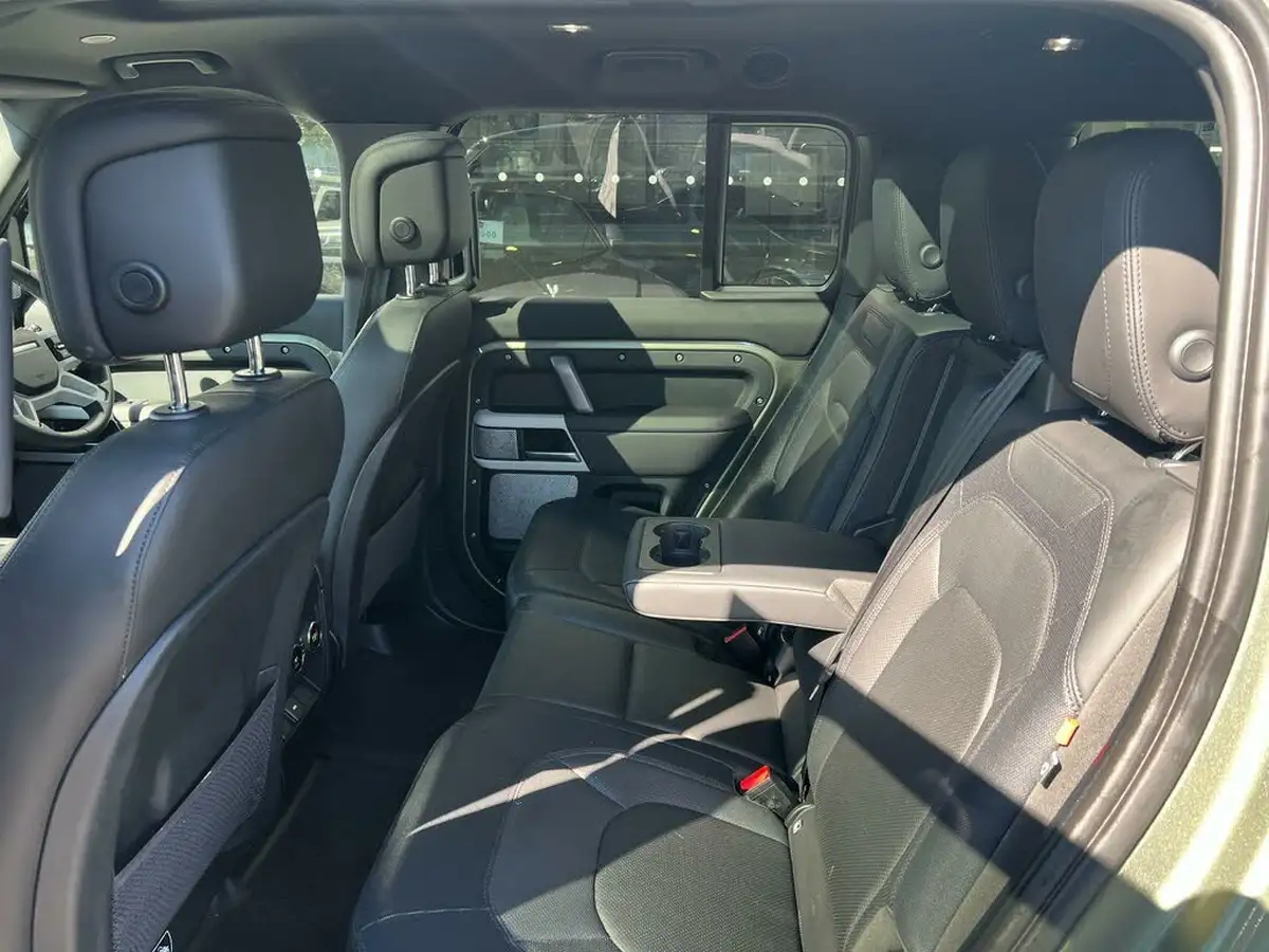 2023-land-rover-130-defender-30-p300-x-dynamic-hse-big-64