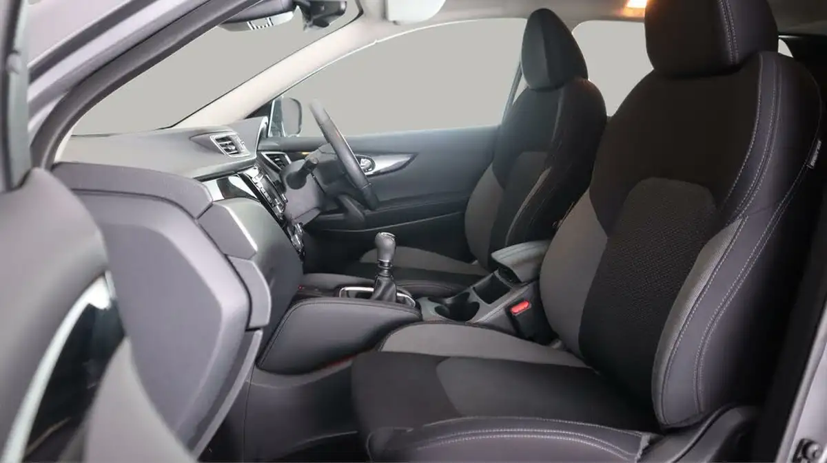 2020-nissan-qashqai-13-dig-t-n-connecta-140ps-big-14