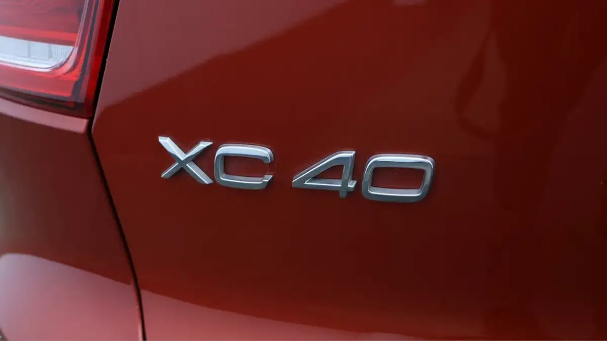 2020-volvo-xc40-15-t5-r-design-plug-in-hybrid-big-19