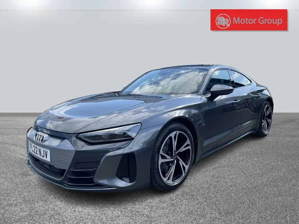 2022-audi-e-tron-gt-e-big-10