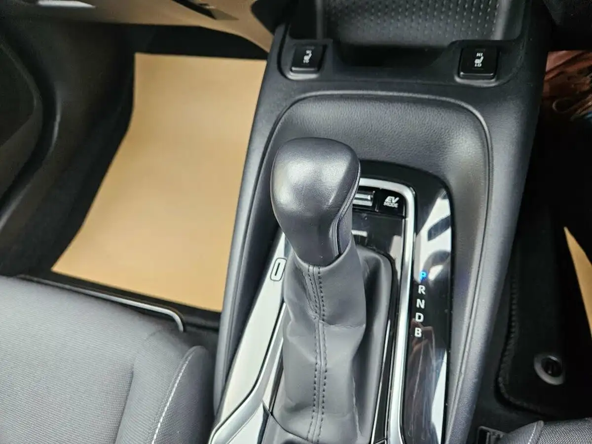 2020-toyota-corolla-18-vvt-i-icon-spare-wheel-hatchback-5d-big-13
