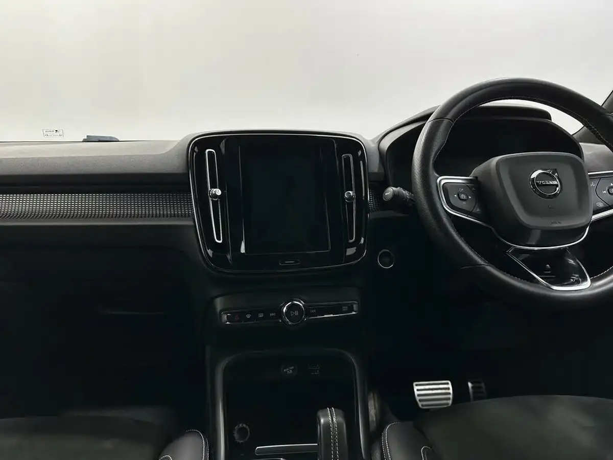 2021-volvo-xc40-15-t4-r-design-211bhp-big-17