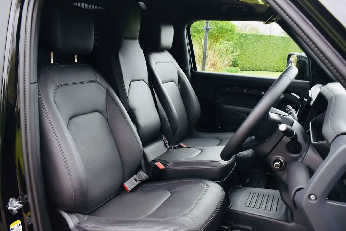 2024-land-rover-90-defender-30-d350-hard-top-x-dynamic-hse-90-big-10