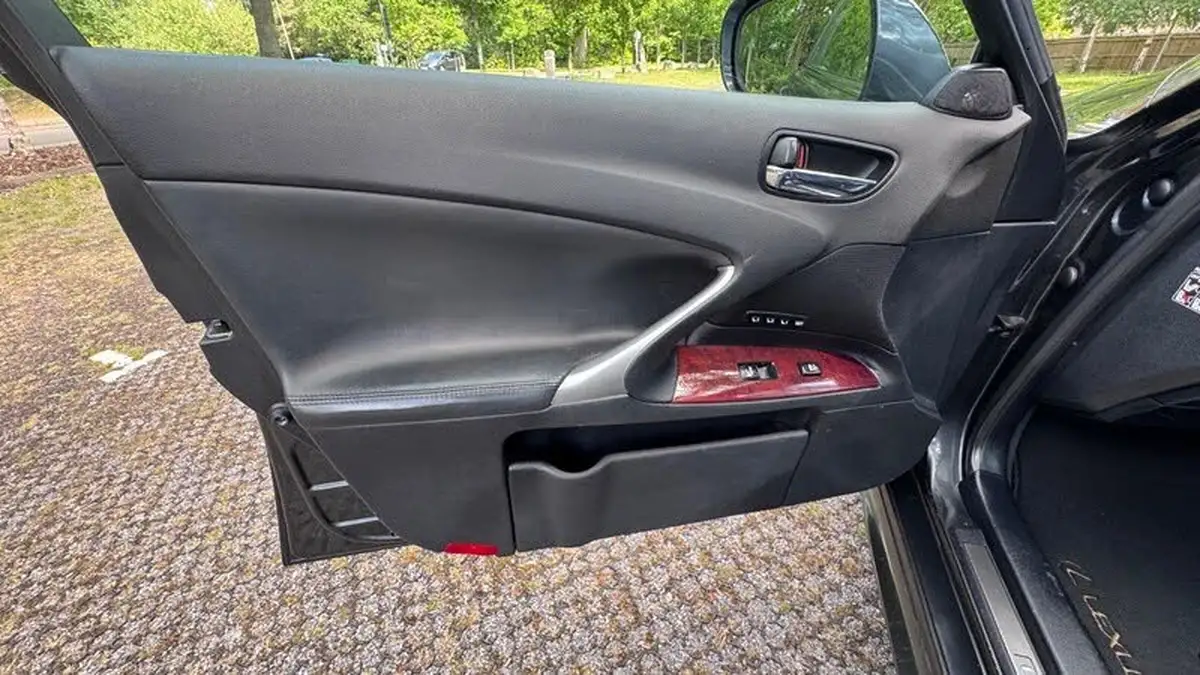 2008-lexus-is-250-25-se-auto-big-28