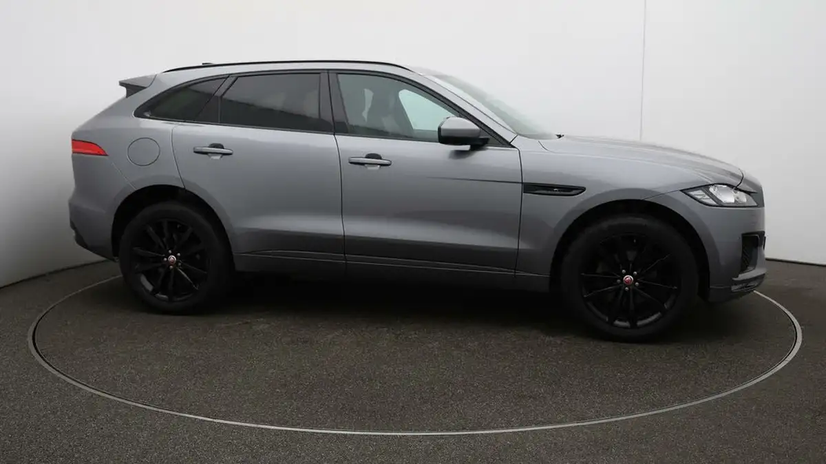 2021-jaguar-f-pace-20-i4d-chequered-flag-180ps-big-50