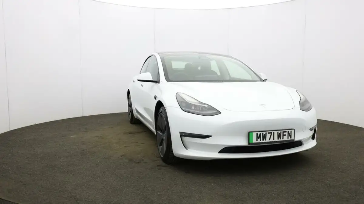 2022-tesla-model-3-e-long-range-big-44
