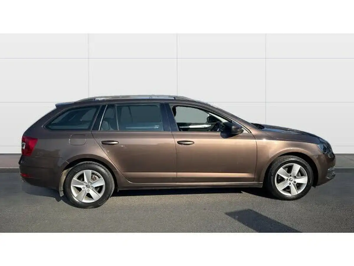 2017-skoda-octavia-14-tsi-se-estate-dsg-big-4