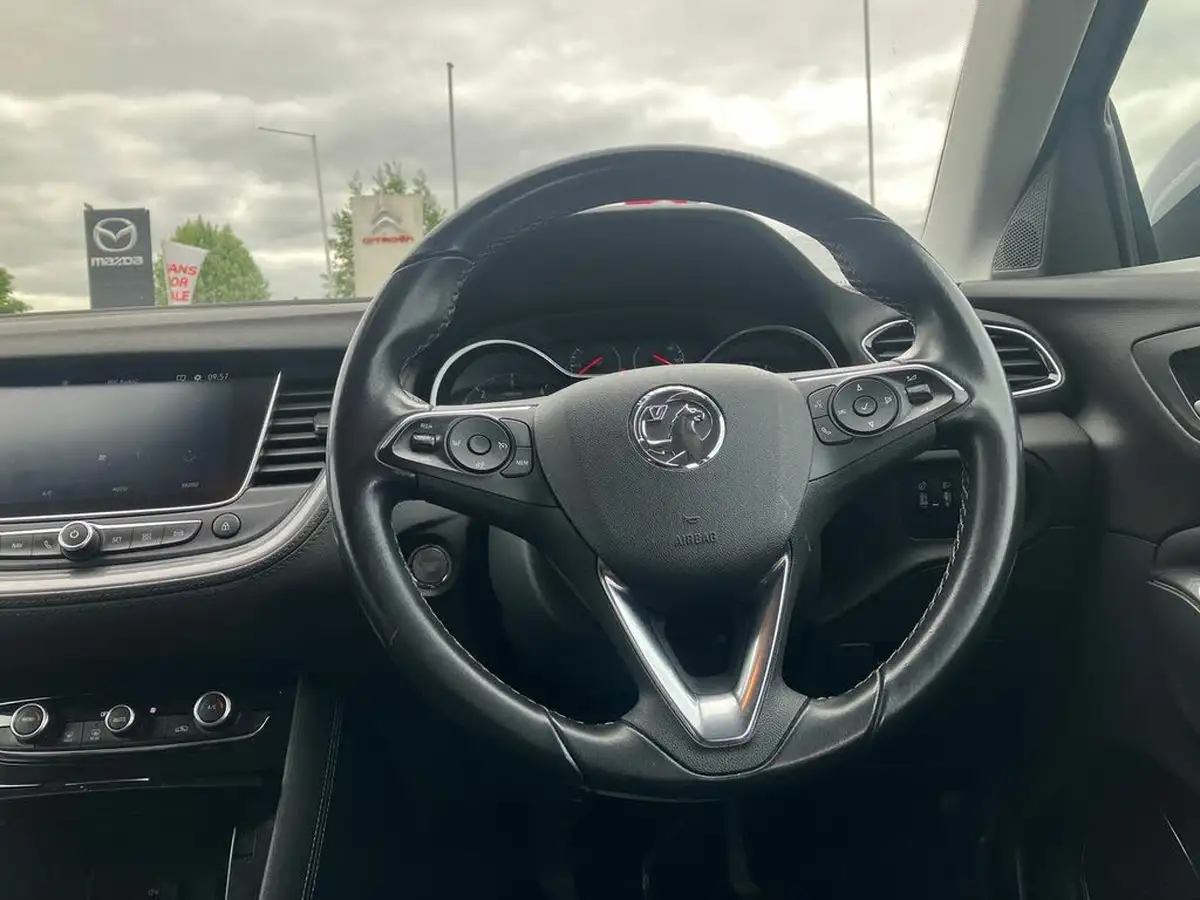 2018-vauxhall-grandland-x-15td-sport-nav-big-16