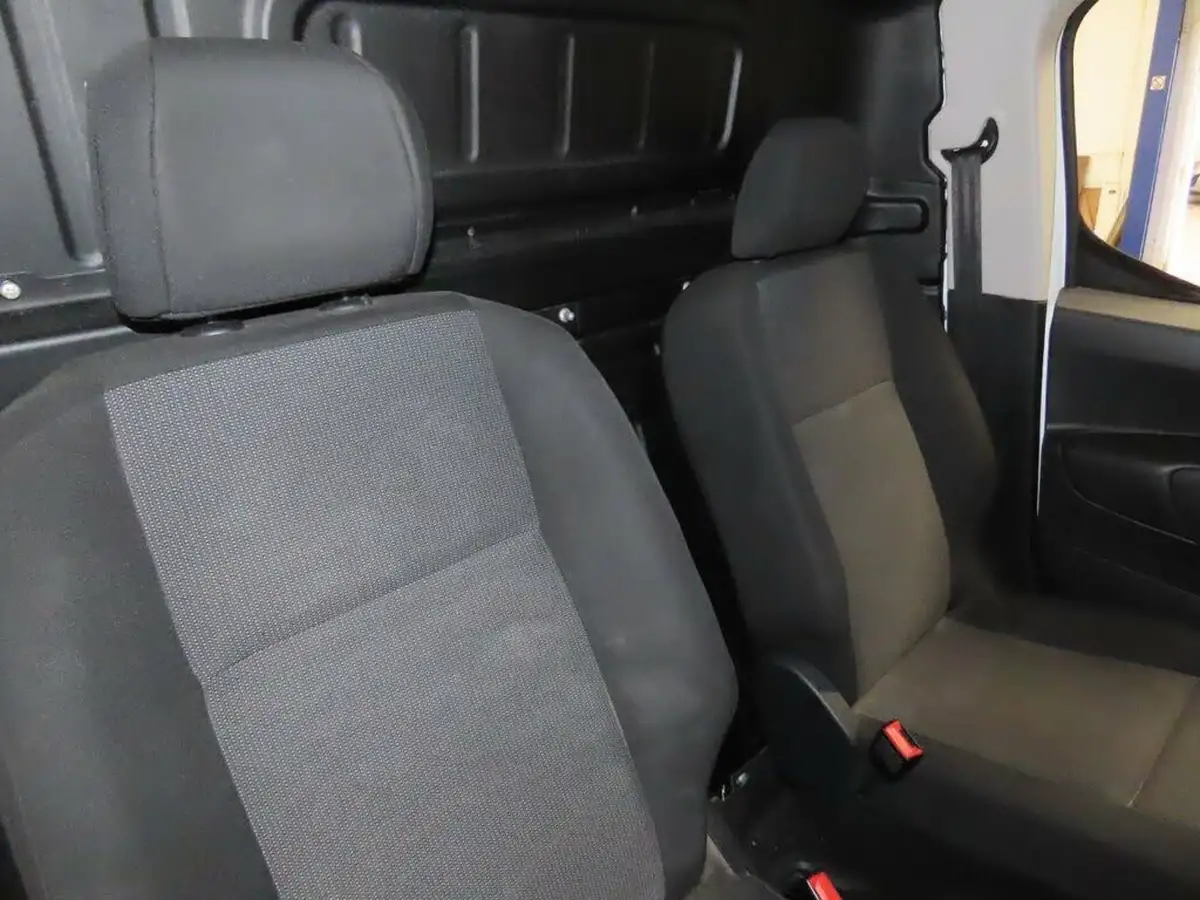 2020-vauxhall-combo-15cdti-sportive-2300-100pseu6dt-l1h1-panel-big-10