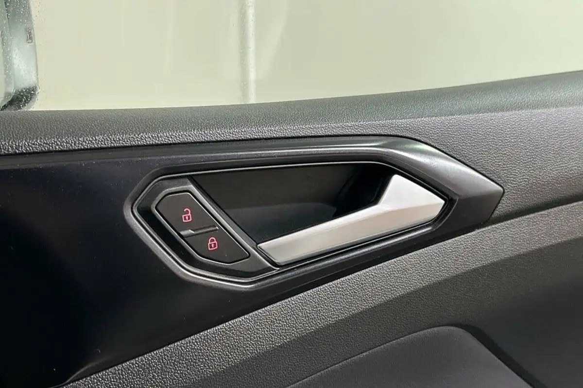 2021-volkswagen-t-cross-10-tsi-s-big-32