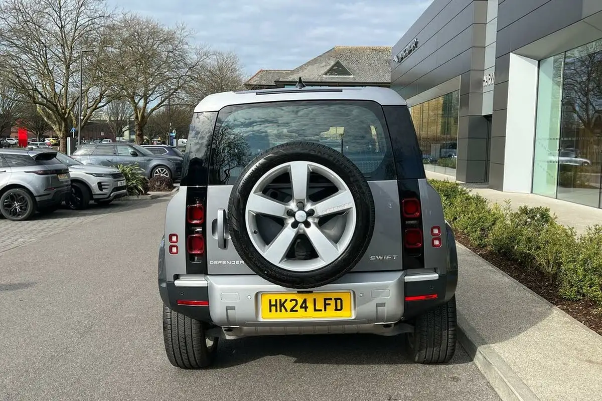 2024-land-rover-90-defender-20-p300-se-big-12