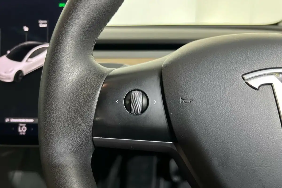 2020-tesla-model-3-e-standard-plus-big-25