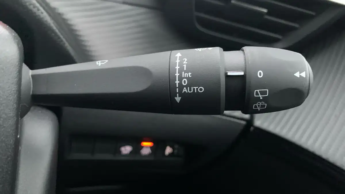 2024-peugeot-208-e-e-style-big-27
