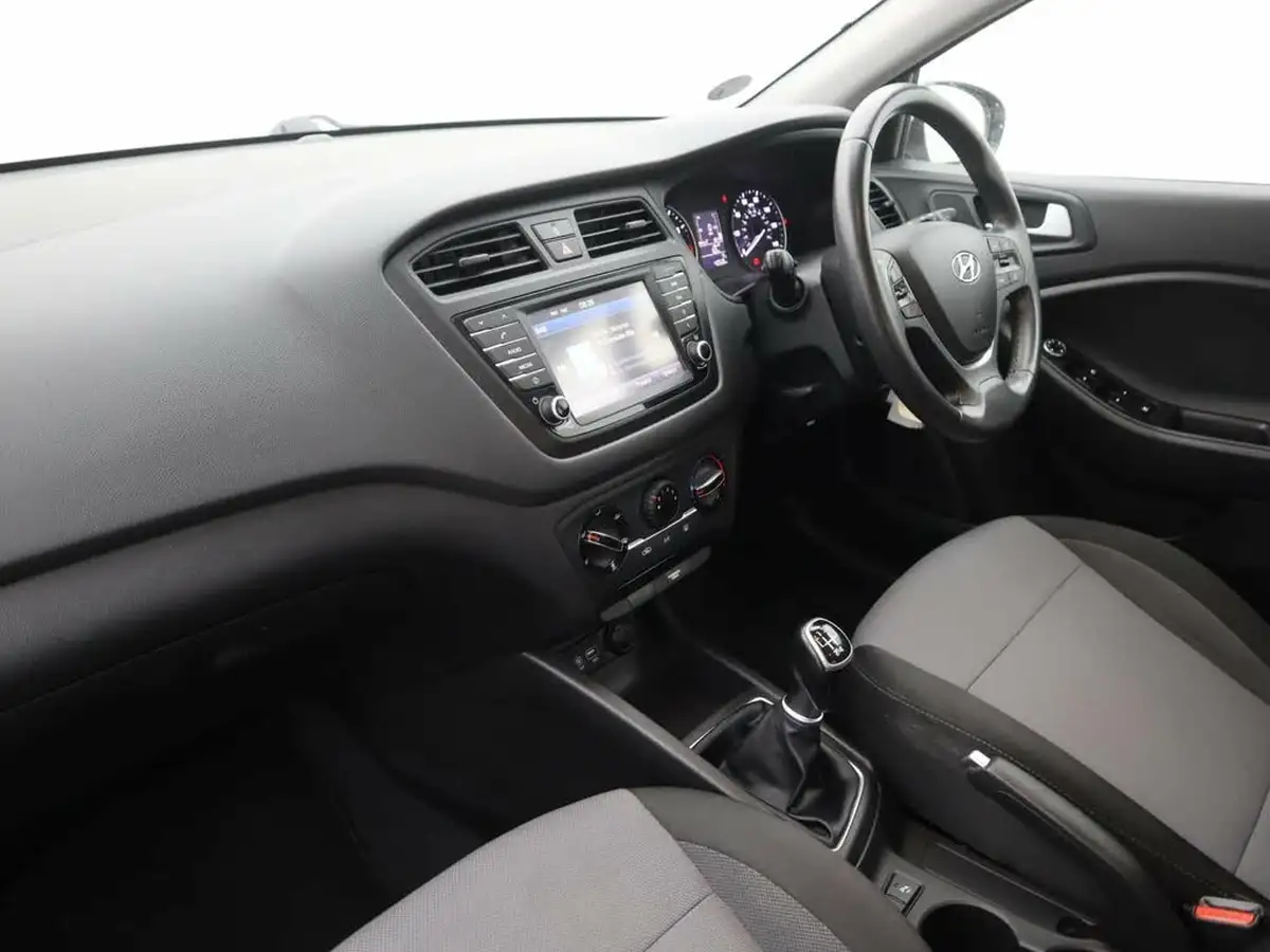 2017-hyundai-i20-10-t-gdi-turbo-edition-big-12