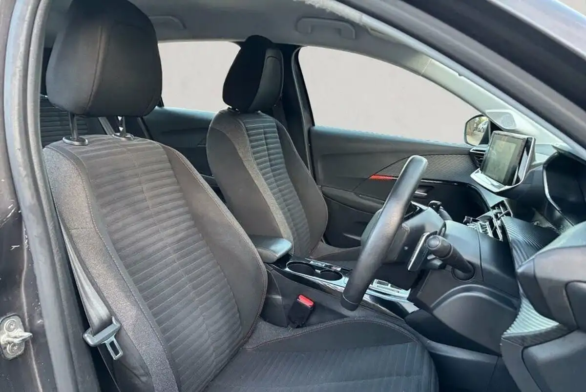 2022-peugeot-208-12-puretech-active-premium-100bhp-eat8-big-9