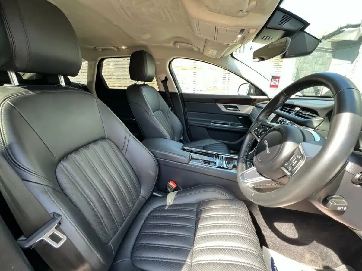 2019-jaguar-xf-20i-portfolio-250ps-sportbrake-5d-big-31