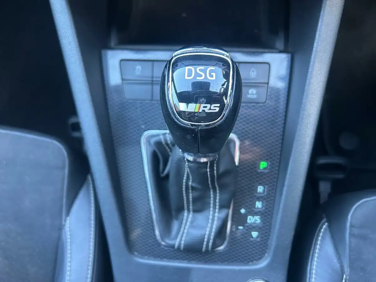 2014-skoda-octavia-20tdi-vrs-estate-dsg-big-12