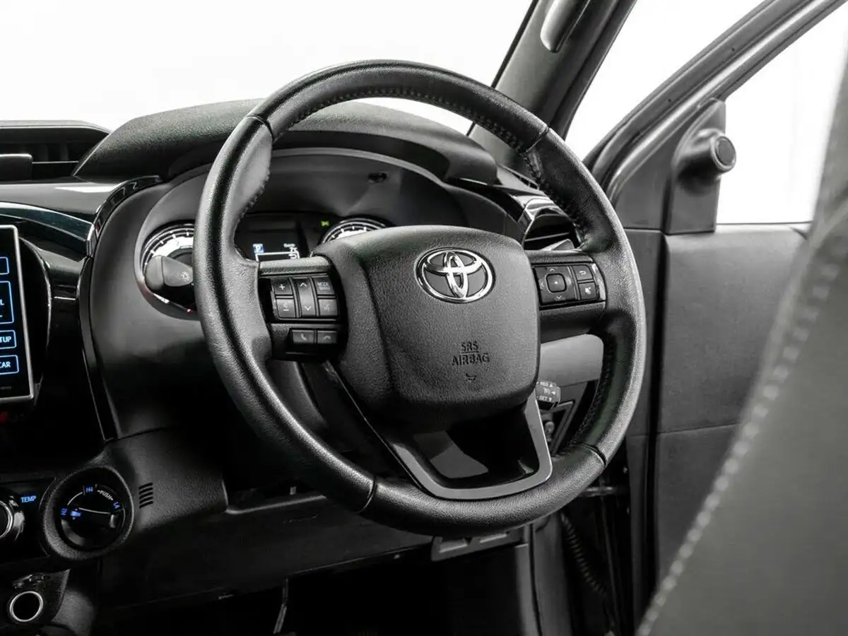 2018-toyota-hi-lux-24d-4d-invincible-at35-32t-auto-big-20