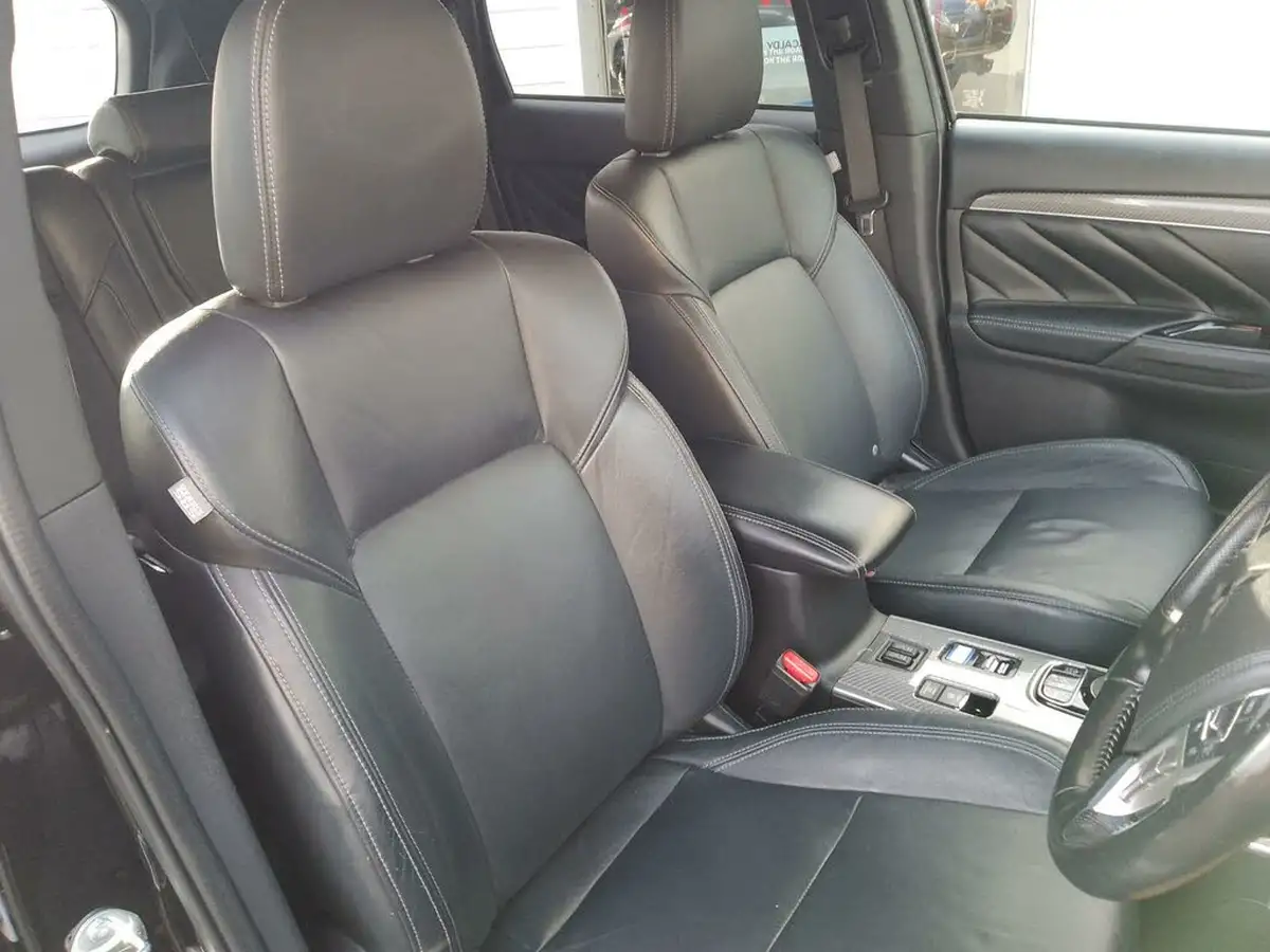 2021-mitsubishi-outlander-24-dynamic-safety-phev-big-23