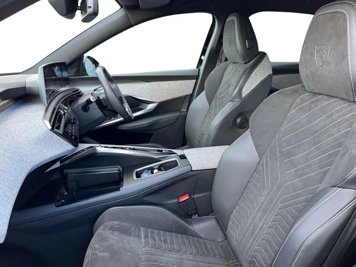 2023-peugeot-3008-suv-e-gt-big-8