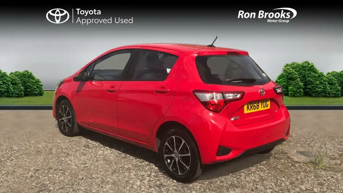 2018-toyota-yaris-15-vvt-i-icon-tech-111bhp-1496cc-big-3