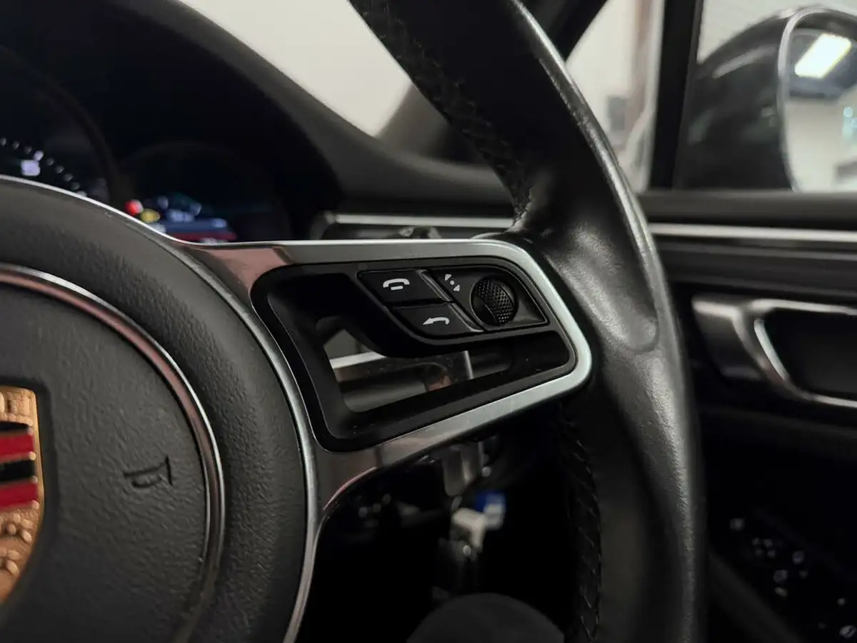 2019-porsche-macan-20-big-40