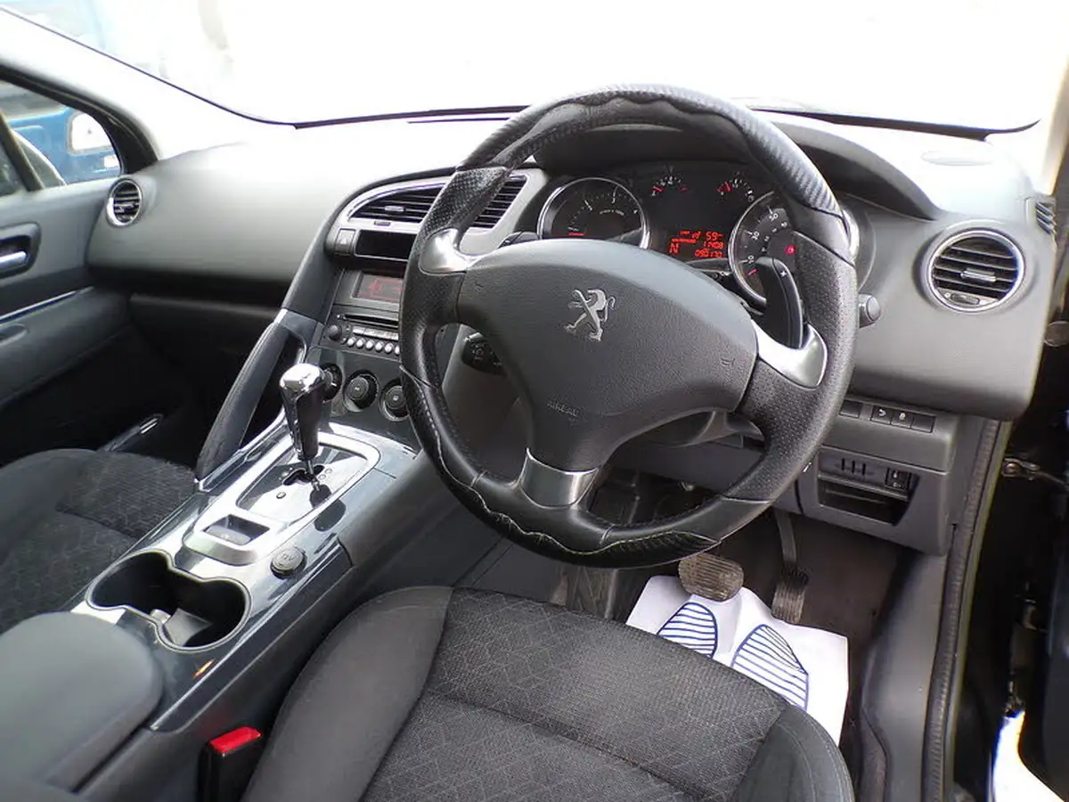 2014-peugeot-3008-crossover-16e-hdi-active-big-10