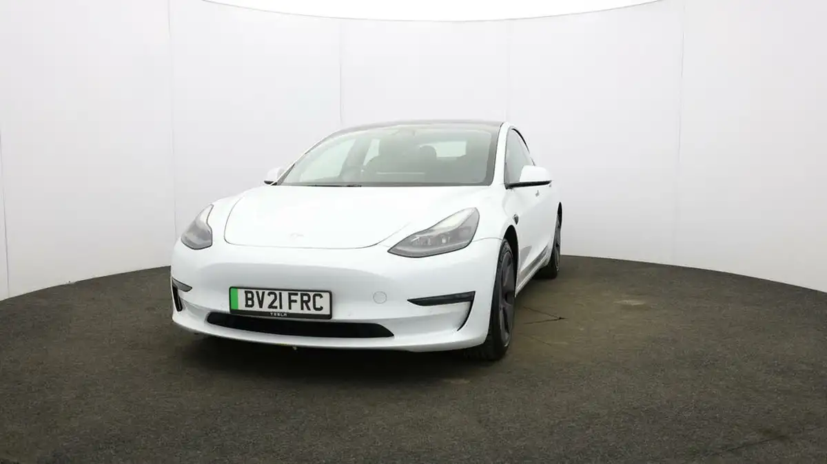 2021-tesla-model-3-e-long-range-4x4-big-32