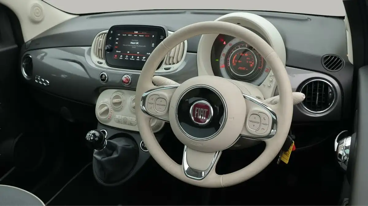 2020-fiat-500-10-lounge-big-9