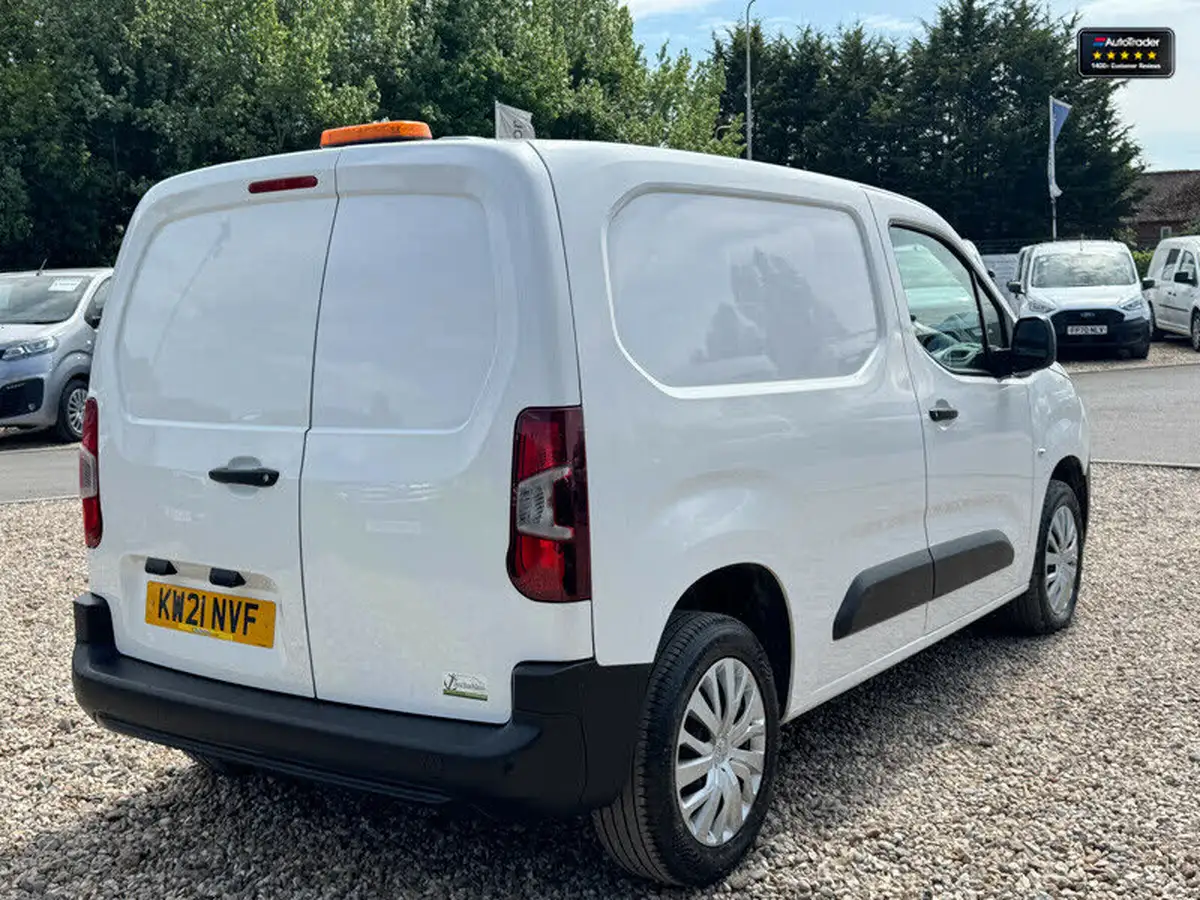 2021-peugeot-partner-15-bluehdi-1000-professional-100ps-eu6dt-panel-big-5