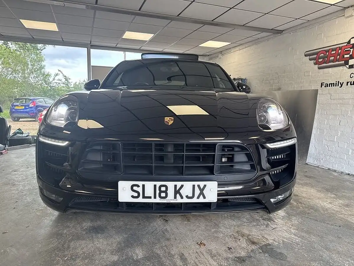 2018-porsche-macan-30-gts-big-3