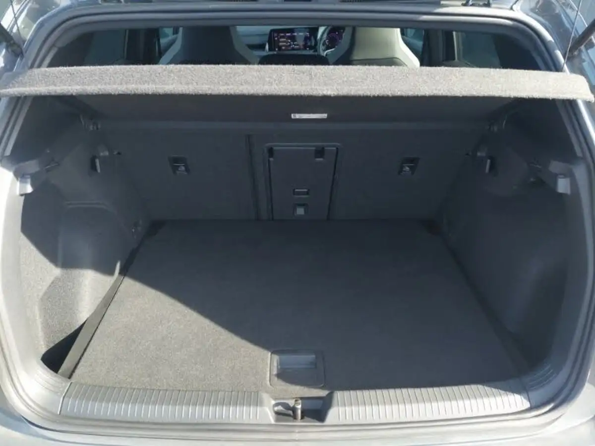 2021-volkswagen-golf-15-tsi-r-line-150ps-hatchback-big-7