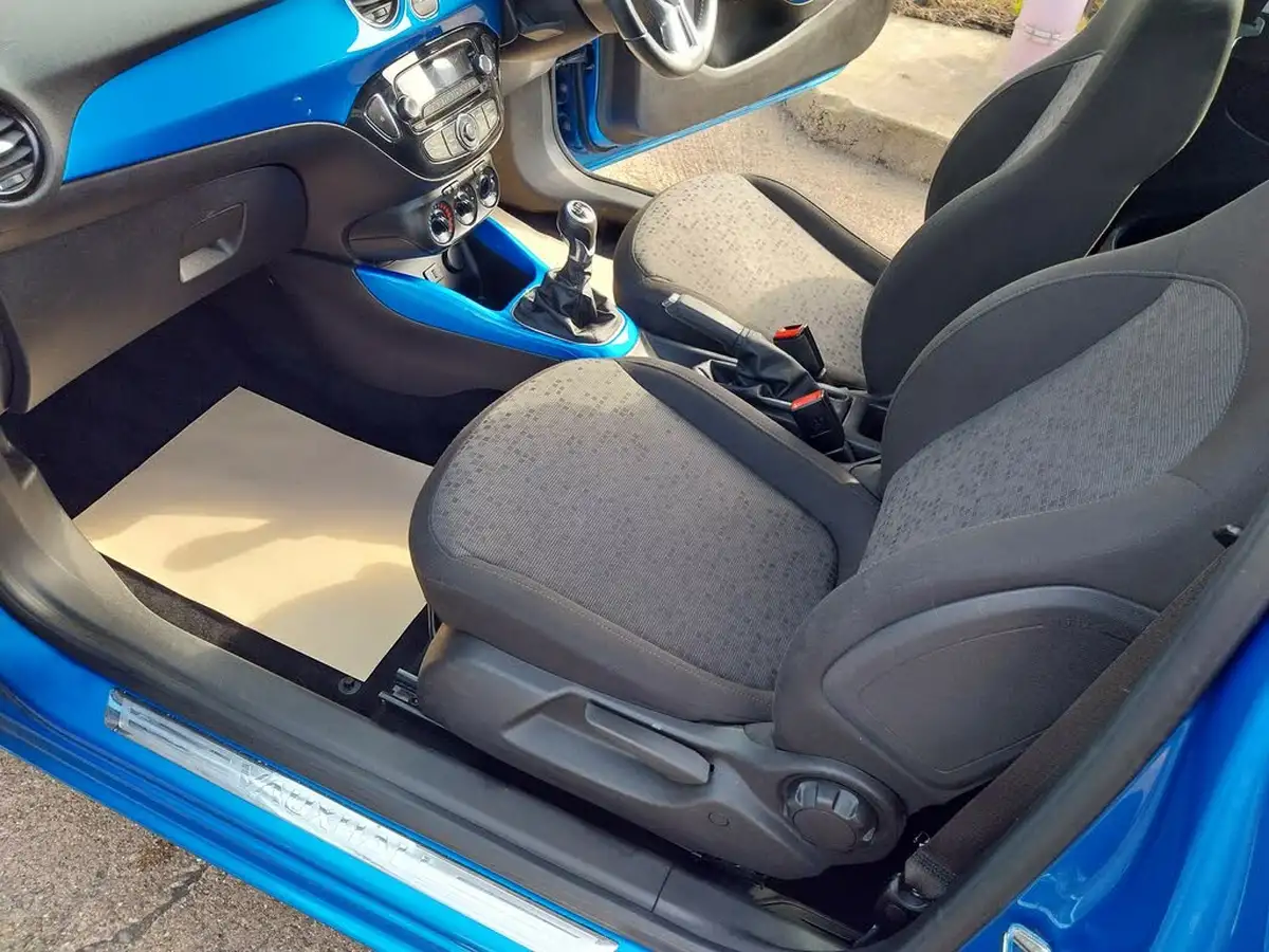 2014-vauxhall-adam-12-jam-big-15