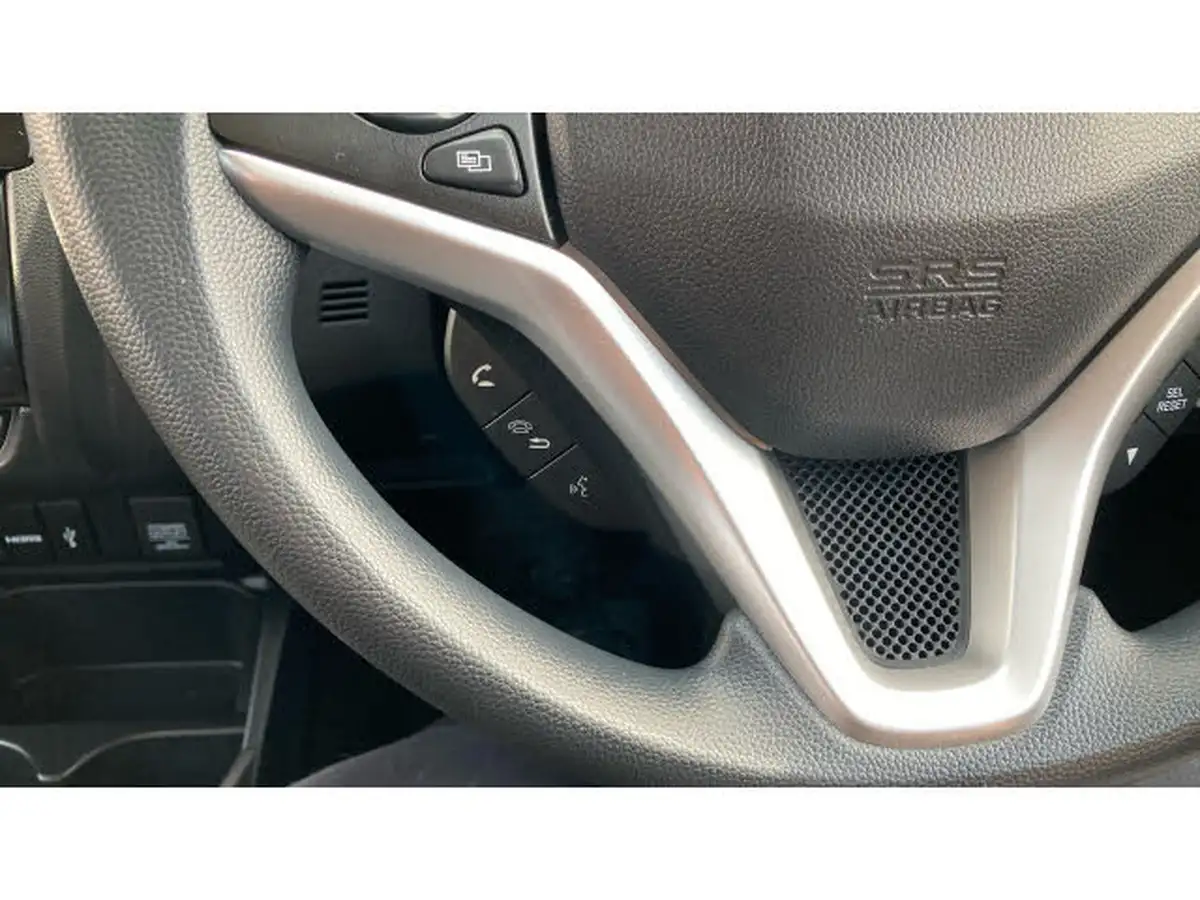 2015-honda-jazz-13-i-vtec-se-big-25