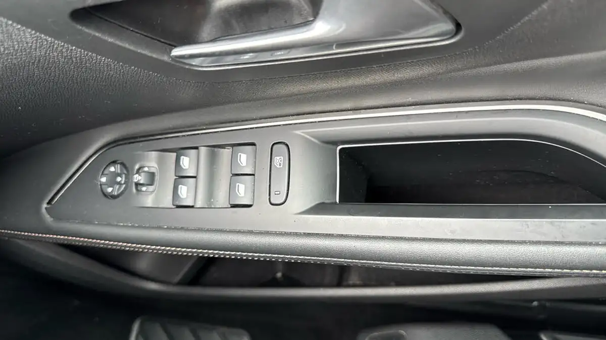 2019-peugeot-5008-suv-15-bluehdi-gt-line-eat8-big-21