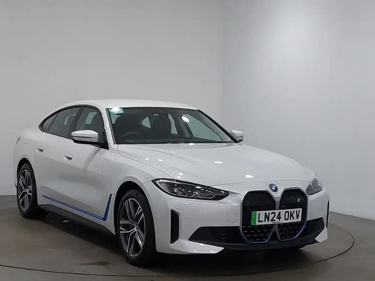 2024-bmw-i4-e-edrive35-sport-big-0