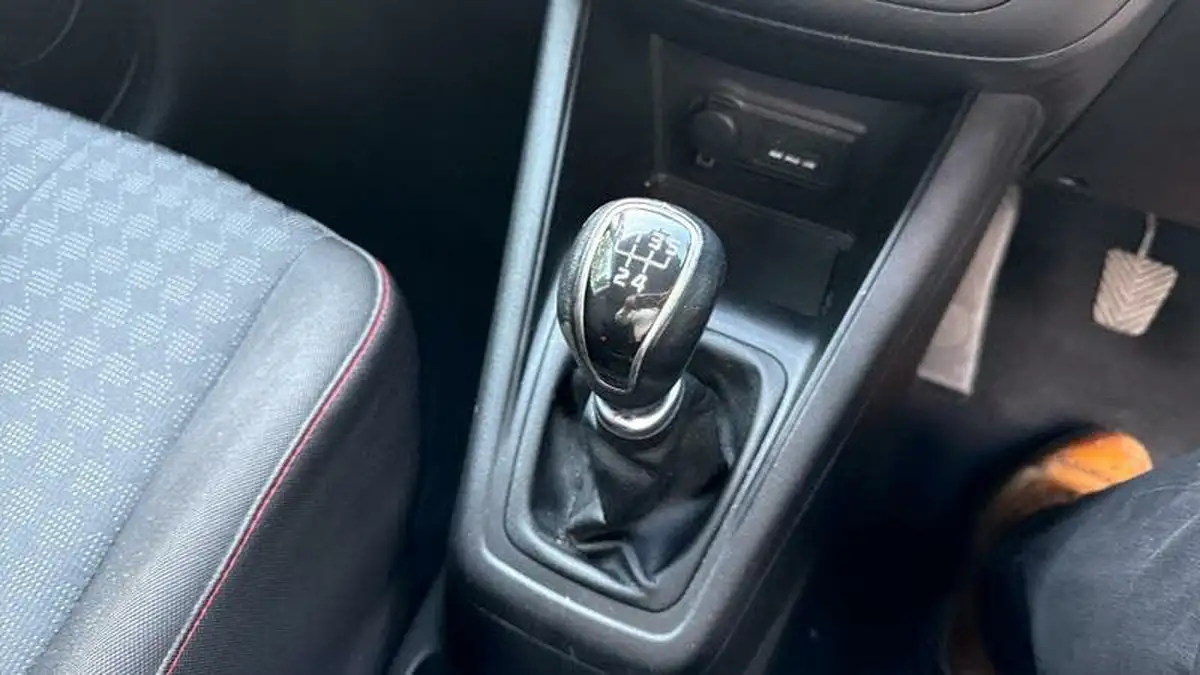 2017-kia-venga-14-sr7-big-32