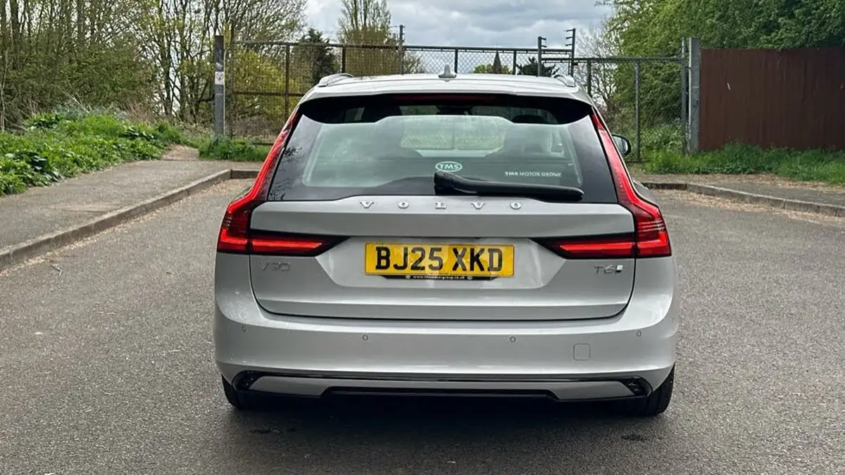2025-volvo-v90-20-t6-plus-345bhp-dark-big-12