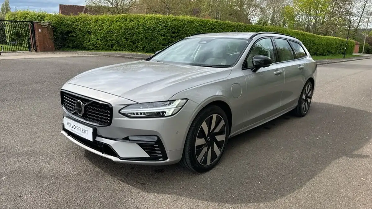 2025-volvo-v90-20-t6-plus-345bhp-dark-big-36