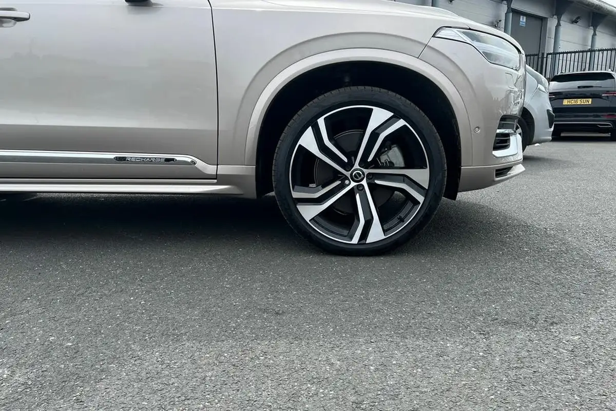 2024-volvo-xc90-20-t8-ultimate-dark-big-4