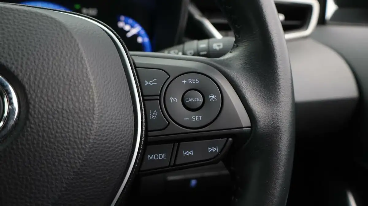 2021-toyota-corolla-18-vvt-i-icon-tech-spare-wheel-touring-sports-5d-big-26