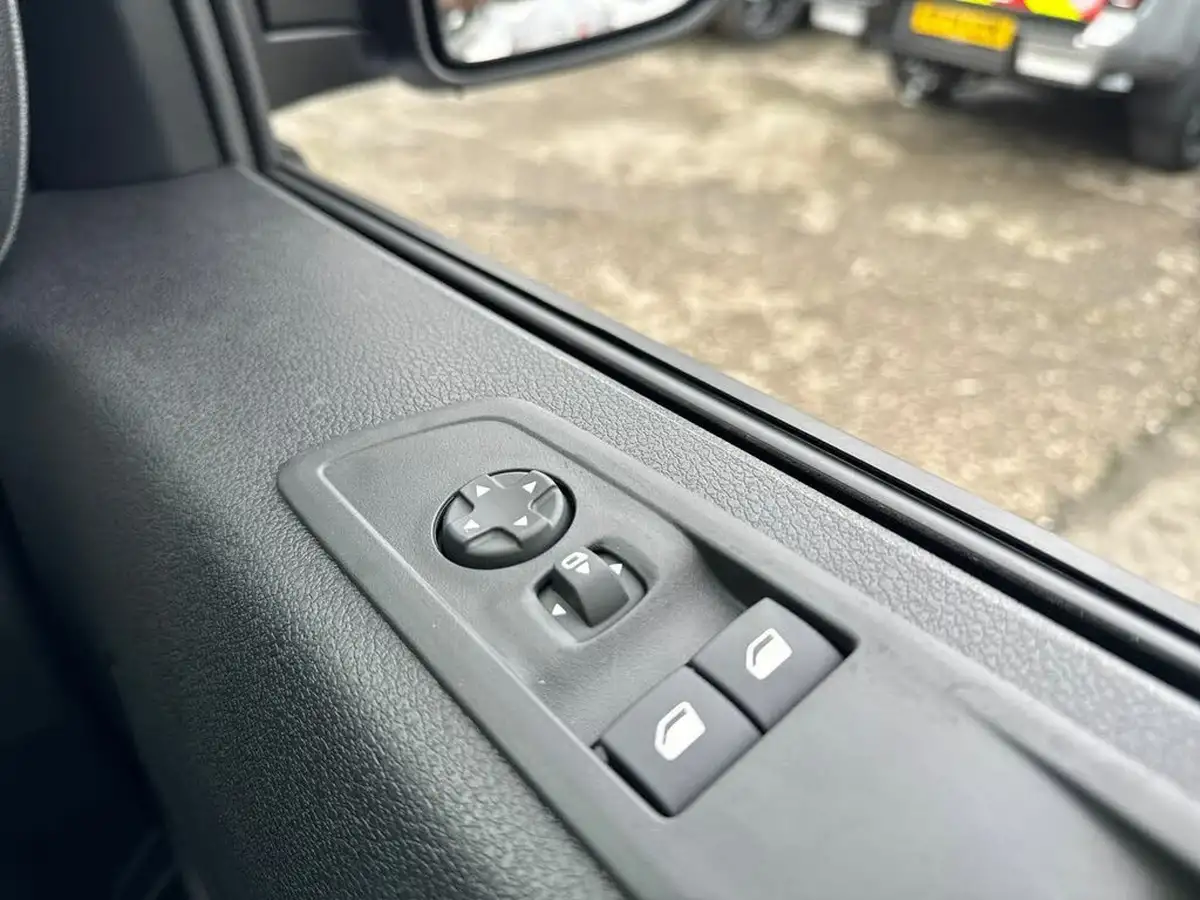 2024-fiat-scudo-15bluehdi-l2-big-35