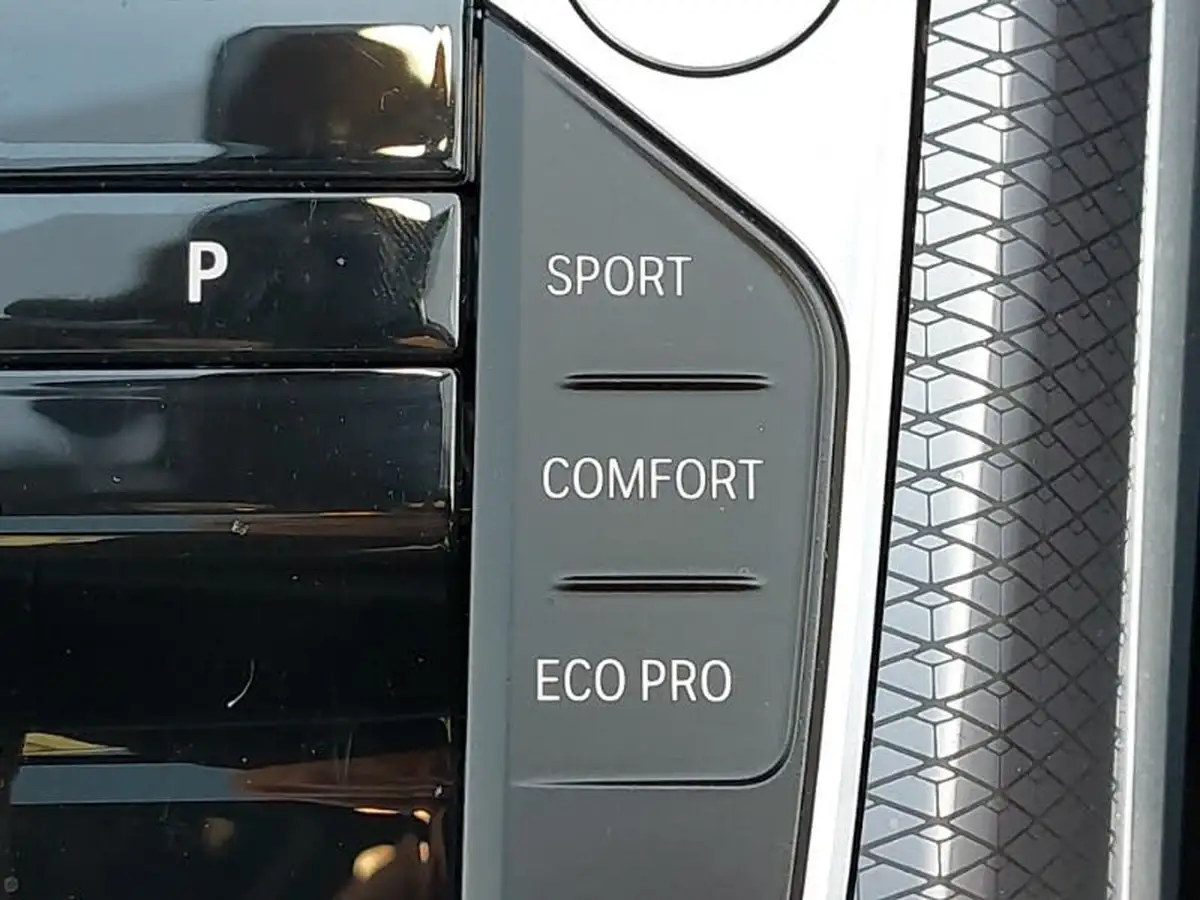 2024-bmw-3-series-20-320i-m-sport-touring-5d-big-15