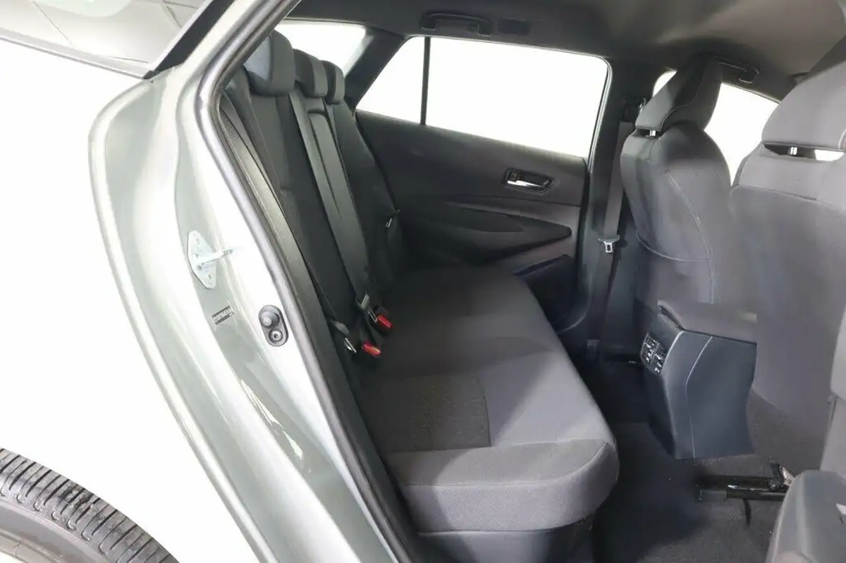 2021-toyota-corolla-18-vvt-i-icon-tech-spare-wheel-touring-sports-5d-big-12