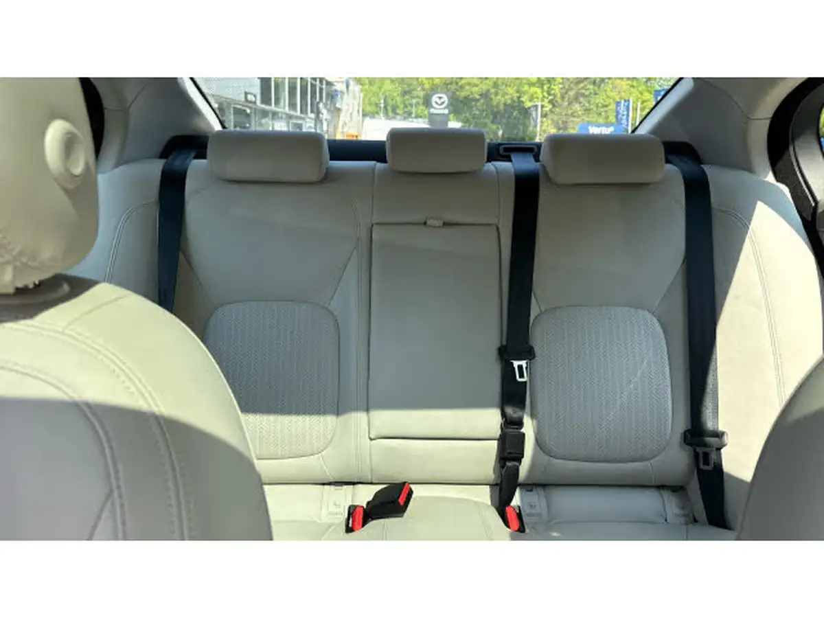 2015-jaguar-xe-20-portfolio-big-14