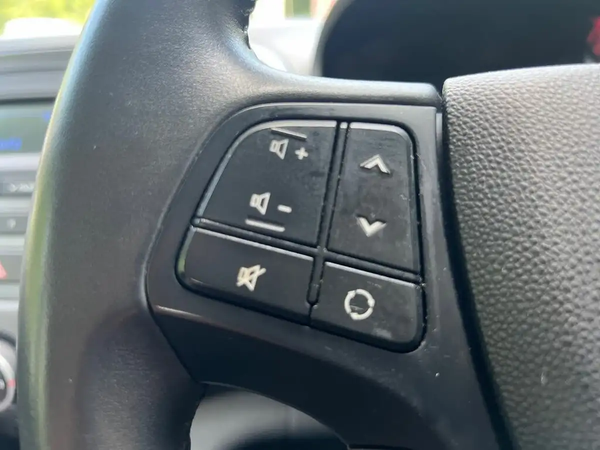 2018-hyundai-i10-10-se-67ps-big-15