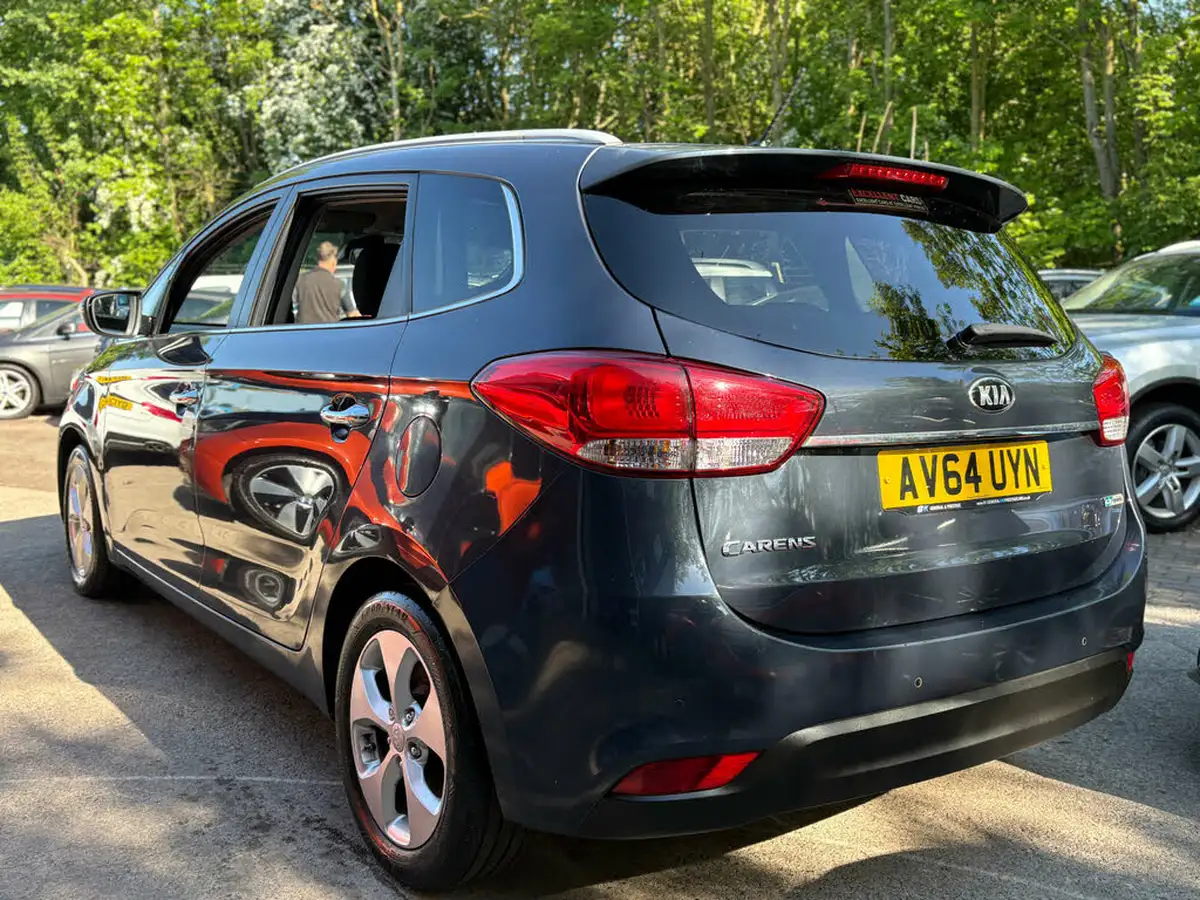 2014-kia-carens-17-crdi-2-114bhp-isg-big-13